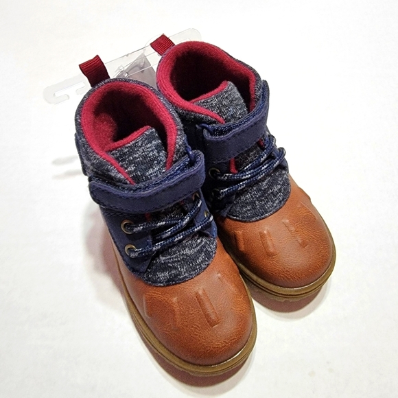 Carter's little boys boots - Picture 1 of 5